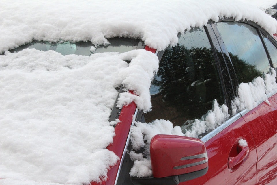 Cómo cuidar los limpiaparabrisas del coche, según la DGT